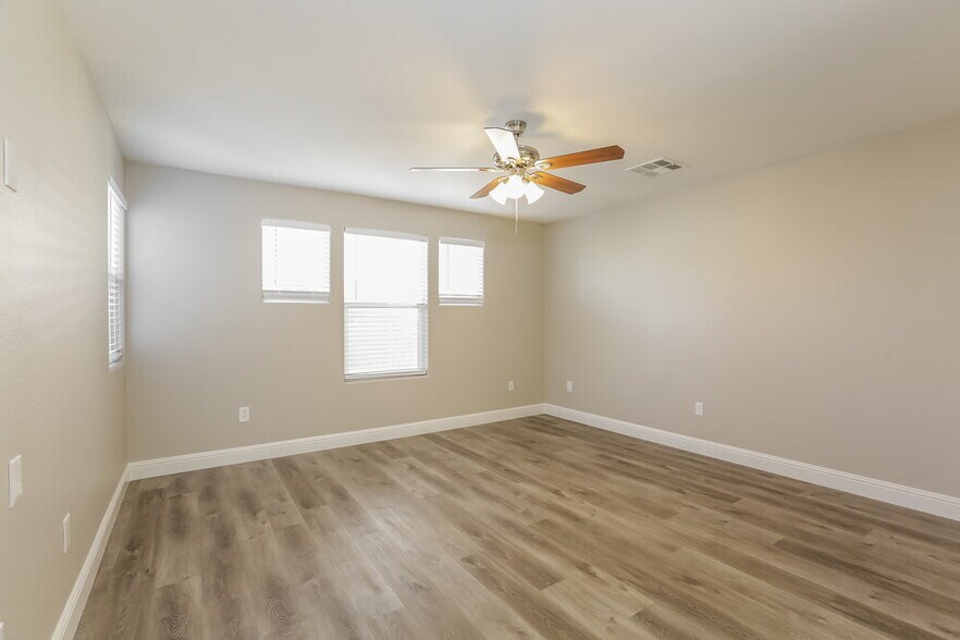 Building Photo - 8735 Le Agavi Ct