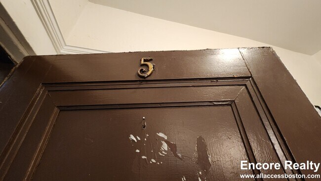 Building Photo - 2001 Commonwealth Ave