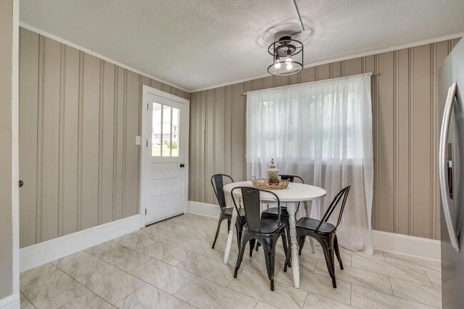 Building Photo - 237 Randolph St