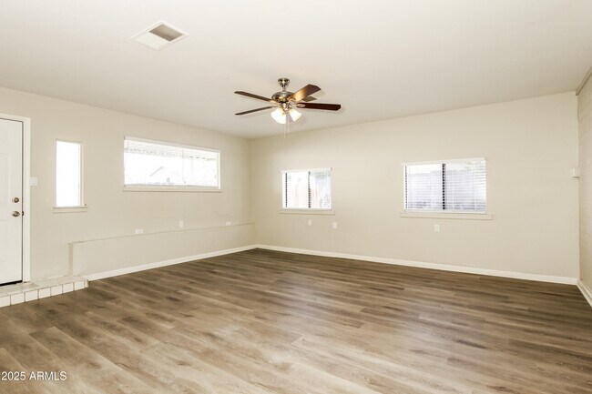Building Photo - 5501 N 68th Ave