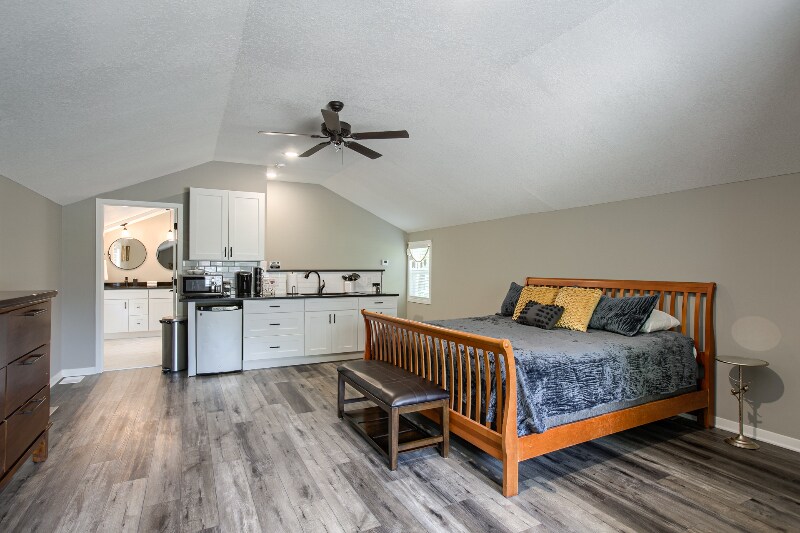 Building Photo - 7105 N Walnut St