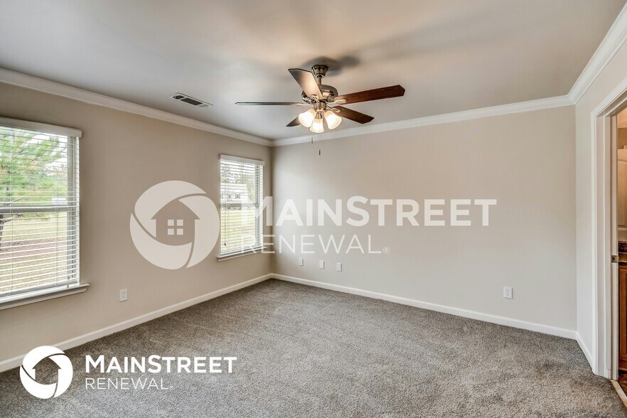 Building Photo - 6672 Woodford Ln