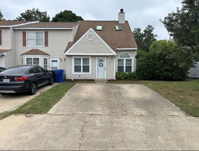 Primary Photo - 3930 Roebling Ln