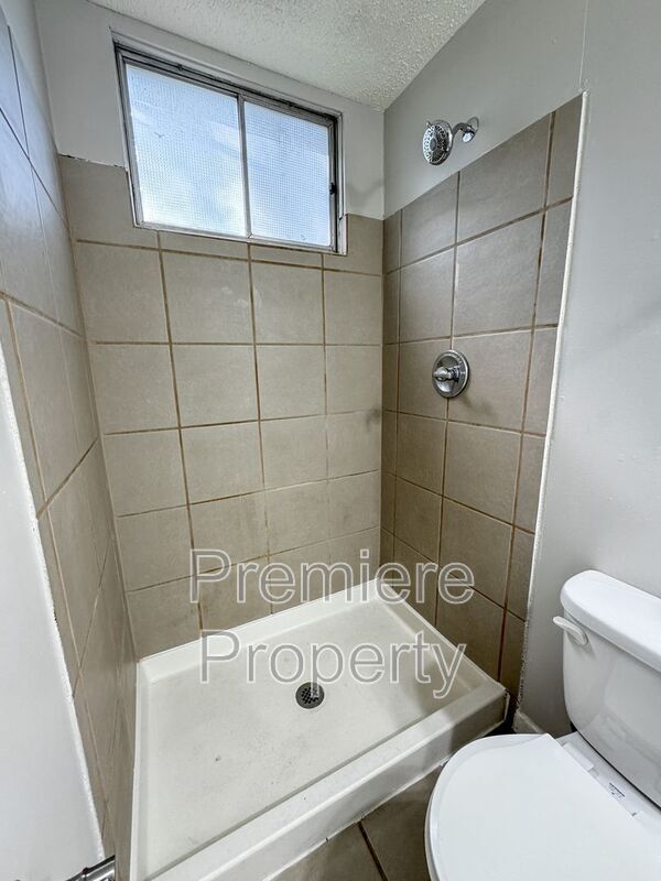 Building Photo - 9517 Overhill Rd