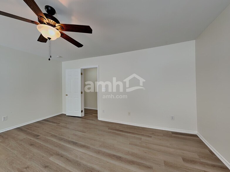 Building Photo - 4455 Westhill Pl