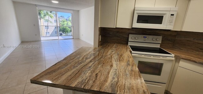 Building Photo - 8255 Lake Dr