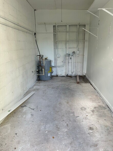 Building Photo - 4810 Davis Rd