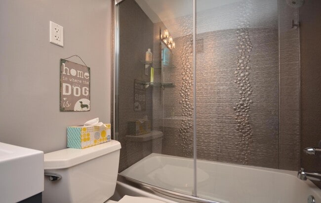 Building Photo - 1620 E Broad St