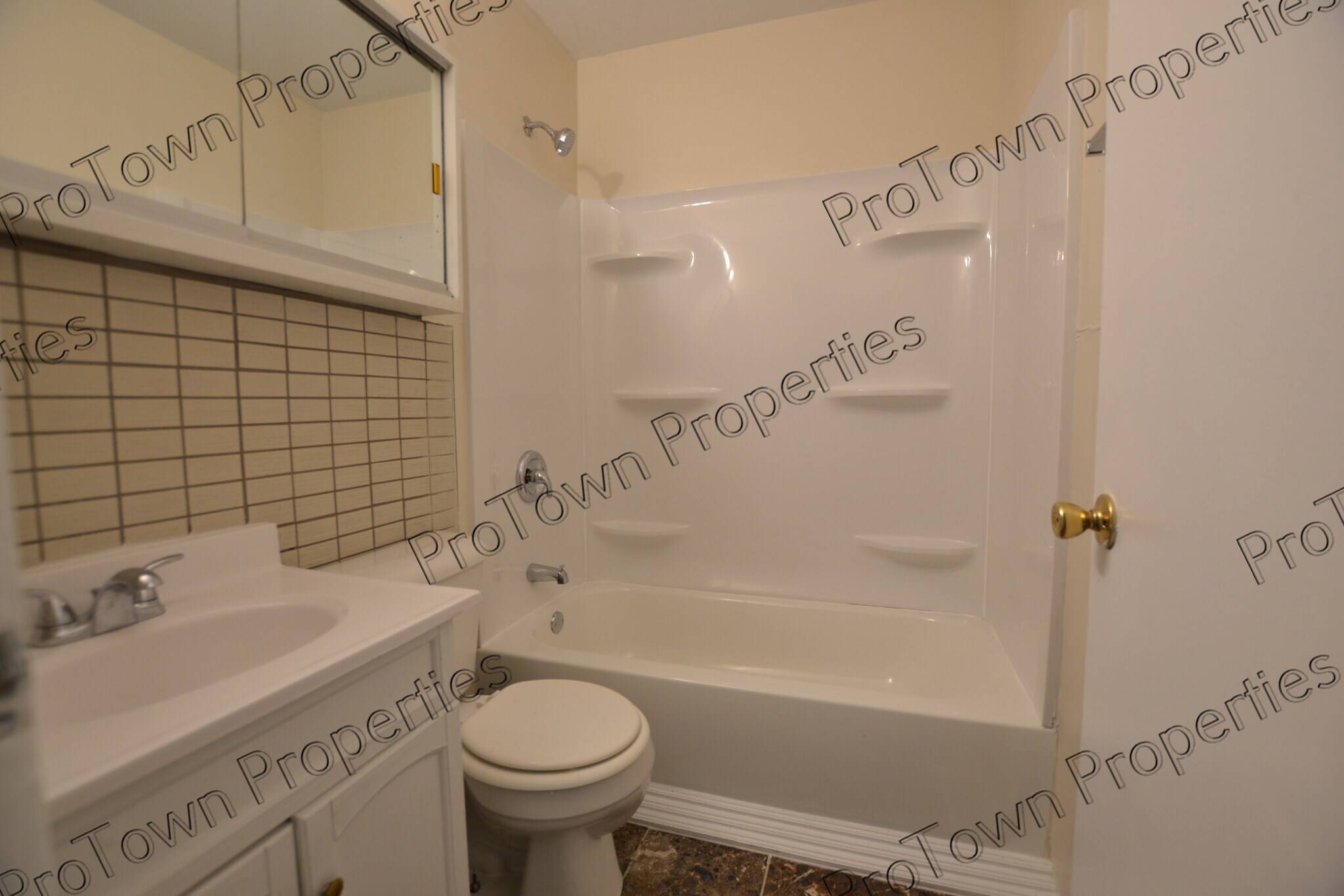 Building Photo - 411 Peale St