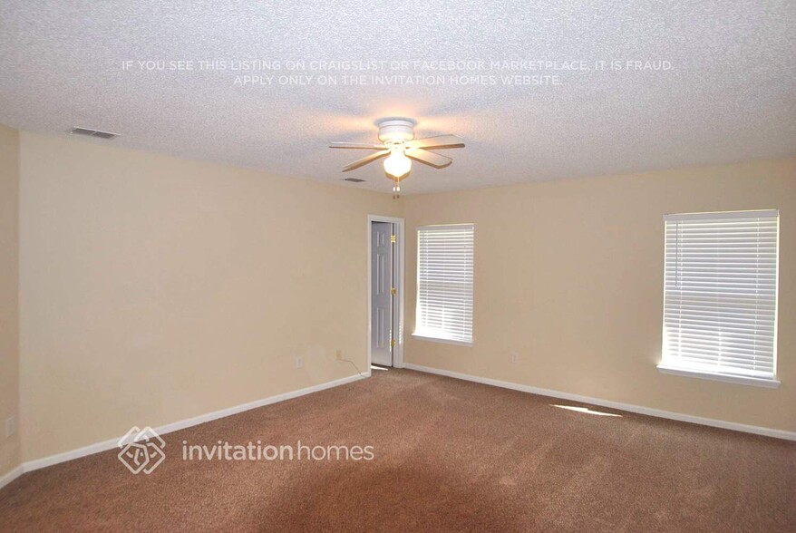 Building Photo - 10939 Apple Blossom Trail E
