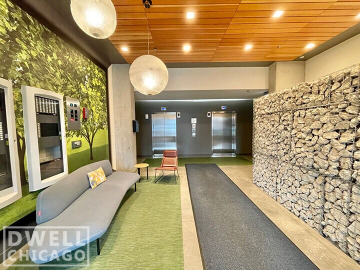 Building Photo - 2722 W Belden Ave