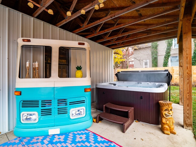 Building Photo - 25 N Rose Blvd