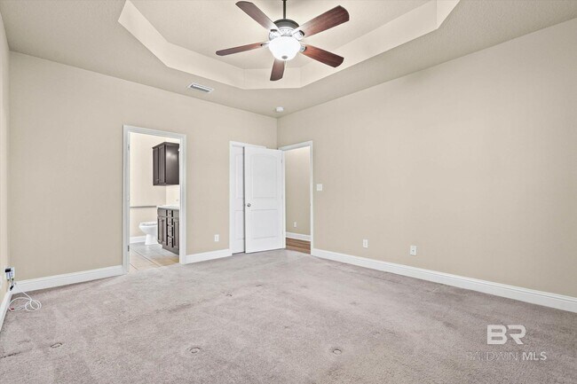 Building Photo - 10421 Fionn Loop