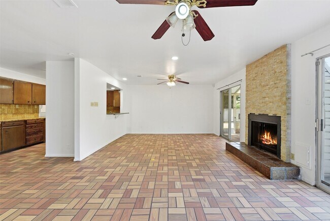 Building Photo - 7138 Mobud Dr