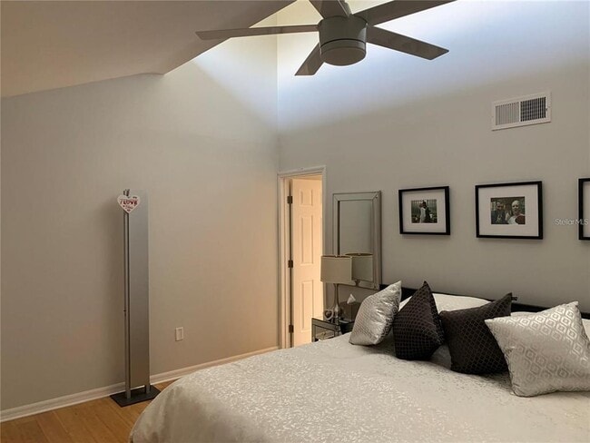 Building Photo - 1511 S Bay Villa Pl