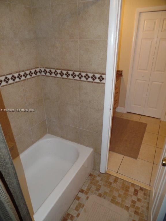 Building Photo - 280 Racquet Club Rd