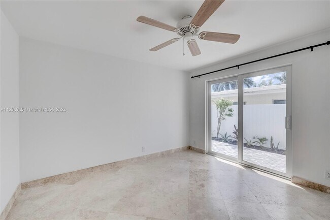 Building Photo - 2742 SE 11th St