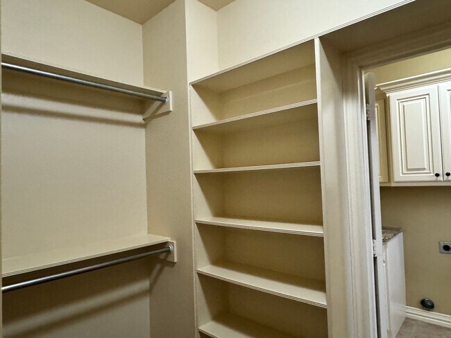 Building Photo - 309 Ash Dr