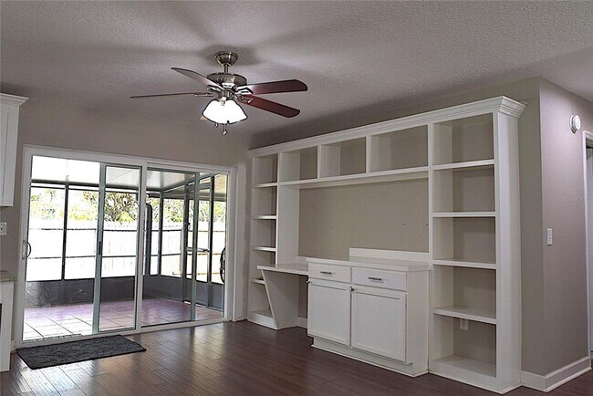 Building Photo - 2009 Branch Tree Ln