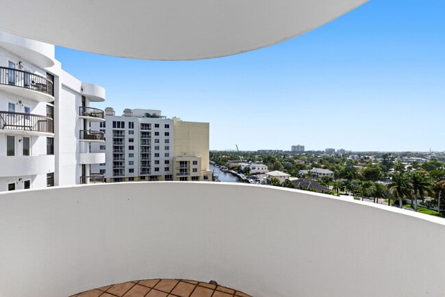 Building Photo - 1361 S Ocean Blvd