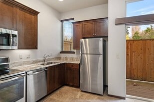 Building Photo - 180 Madrona Way NE