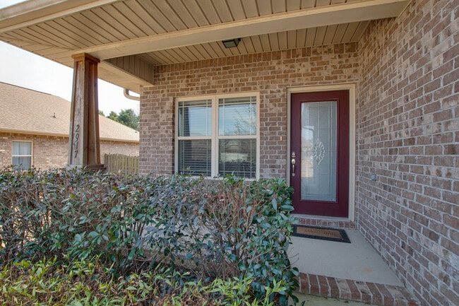 Building Photo - 2917 Magnolia Park Drive Southeast