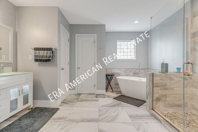 Building Photo - 1725 Union Ave