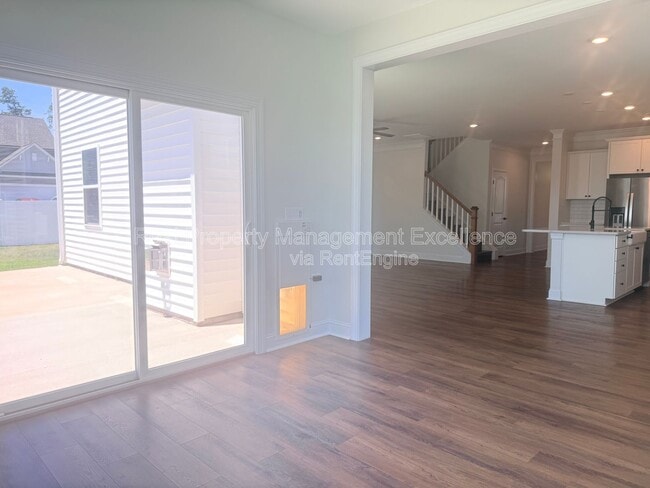 Building Photo - 16 Clear Creek Cir