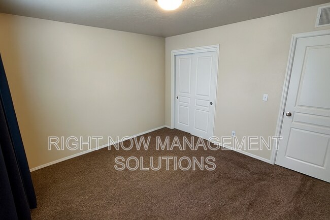 Building Photo - 25 S Shumway Ave