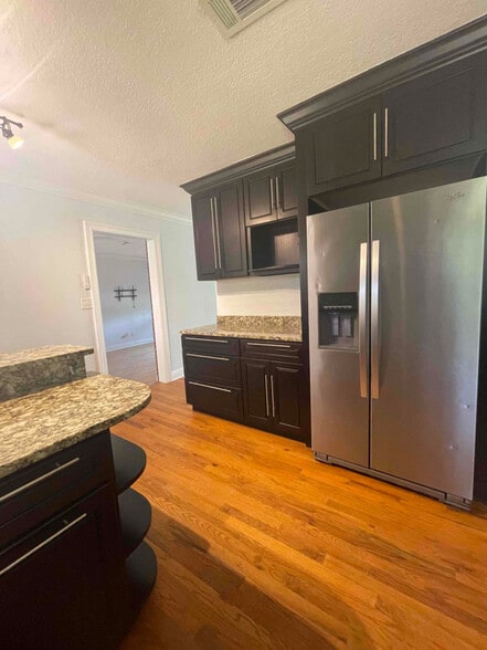 Building Photo - 3708 Whispering Pines Dr