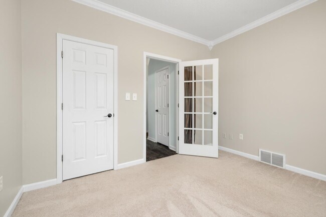 Building Photo - 4905 Springtree Dr