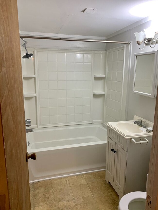 Building Photo - Coming Soon! Cute Home with Water View. Wa...