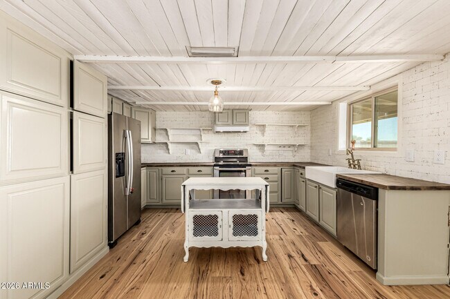 Building Photo - 2421 S 221st Ave