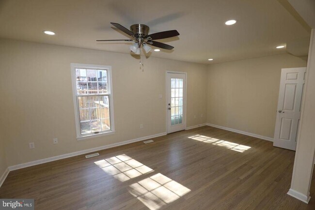 Building Photo - 8006 Harbor Pl