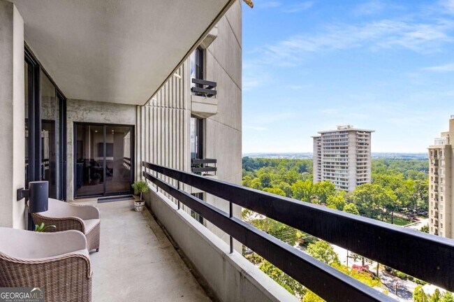 Building Photo - 2660 Peachtree Rd NW