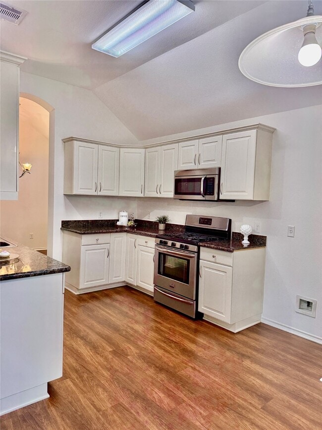 Building Photo - 962 Oak Lynn Dr