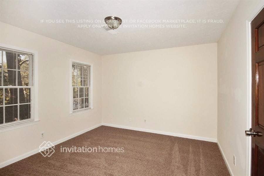 Building Photo - 4640 Mountain Creek Dr