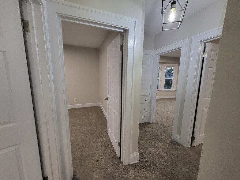 Building Photo - 1551 Alameda Ave