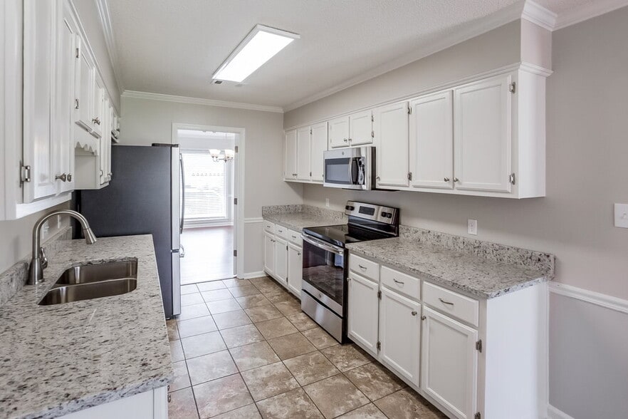 Building Photo - 4378 Bunker Hill Dr