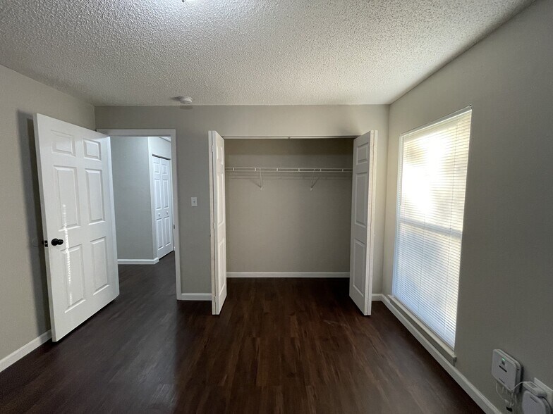 Building Photo - 2920 SE 53rd Ct