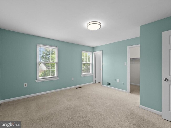 Building Photo - 2178 Mager Dr