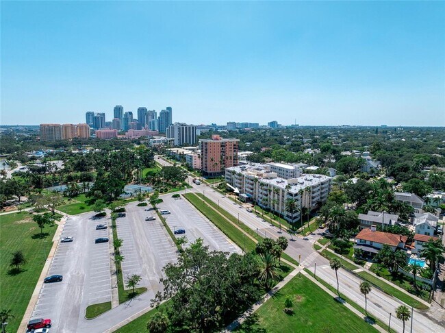 Building Photo - 1200 N Shore Dr NE