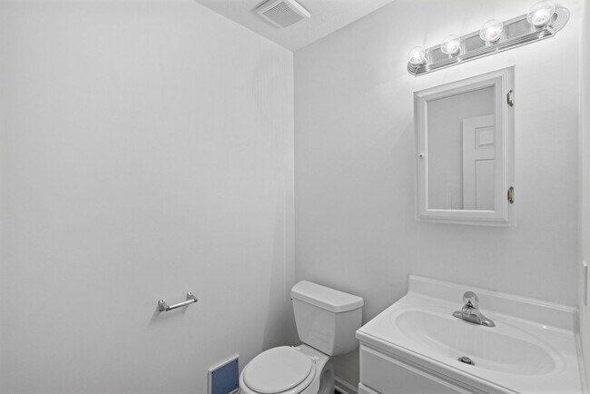 Building Photo - 2409-2411 Northampton Dr.