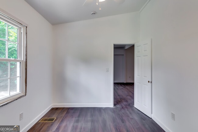 Building Photo - 1126 Briarcliff Pl NE