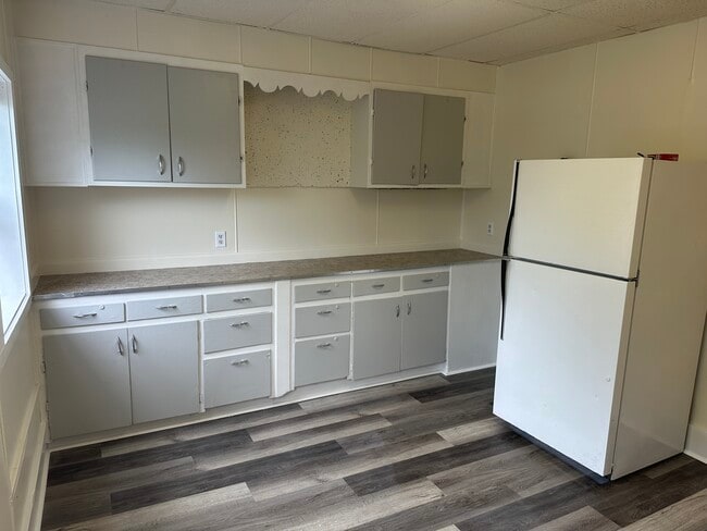 Building Photo - 421 E. Spruce