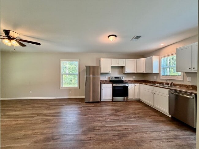 Building Photo - 1 Bedroom 1 Bath