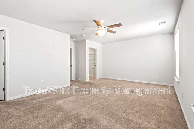 Building Photo - 413 Zenith Blvd