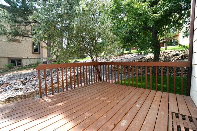 Building Photo - 1155 Popes Valley Dr