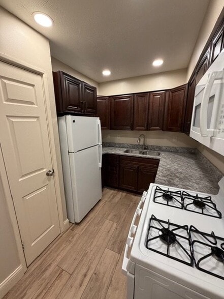 Building Photo - 7100 Van Dorn St