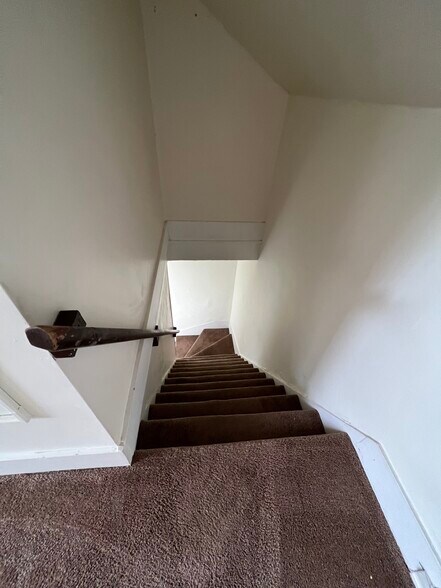 Private entrance - 43 Union N St